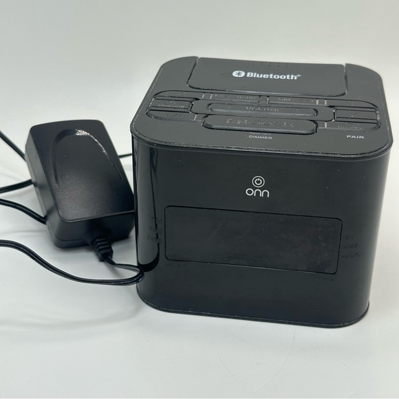 onn bluetooth Clock radio - Picture 2 of 16